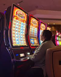 rajatiktok Grand Slam live blackjack table with professional dealer